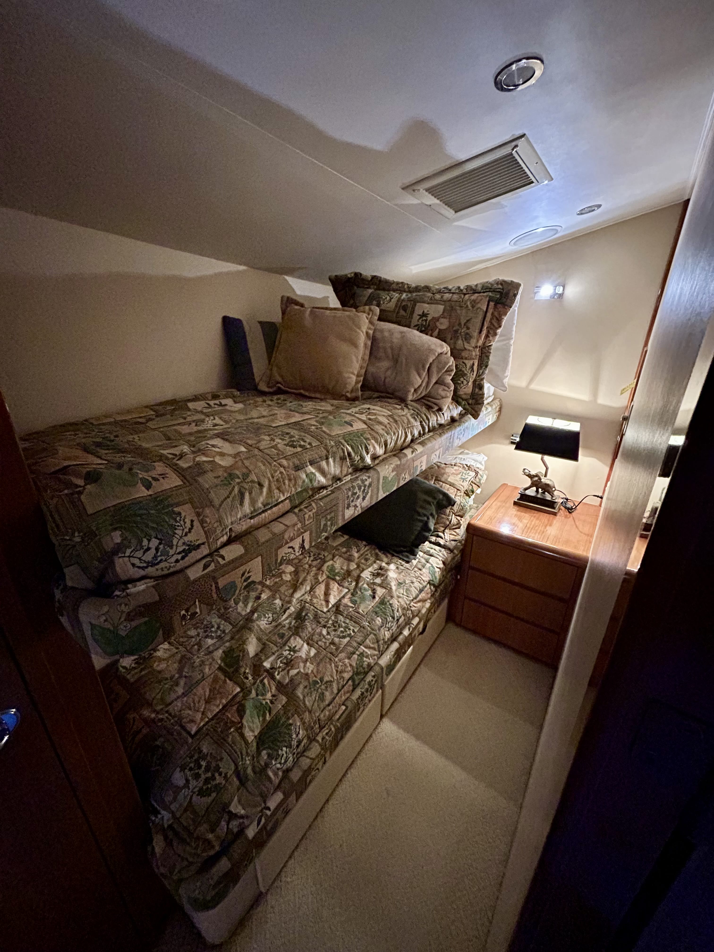 Bellagio - Cabin 2 - Luxury Deep Sea Fishing Boat