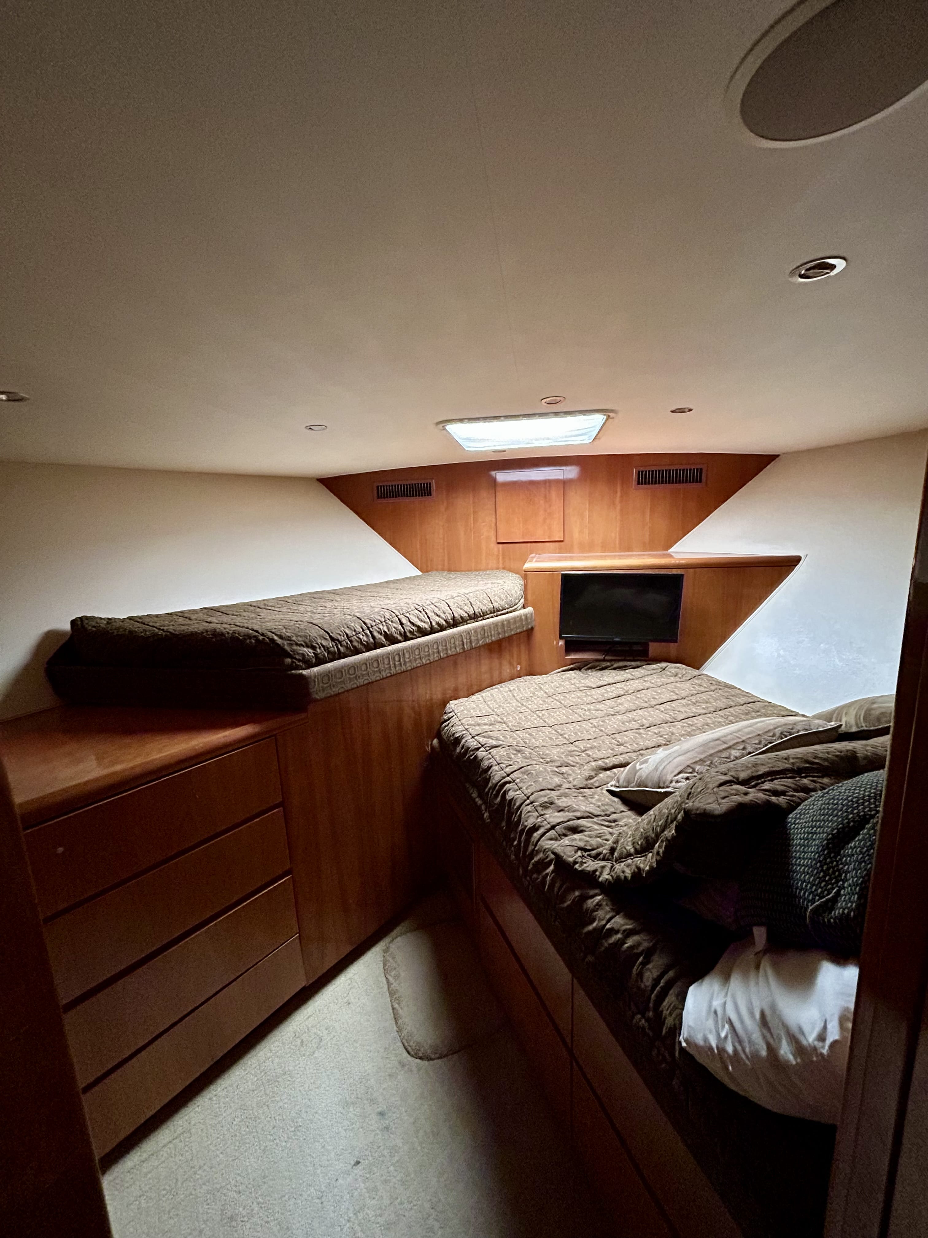 Bellagio - Cabin 3 - Luxury Deep Sea Fishing Boat